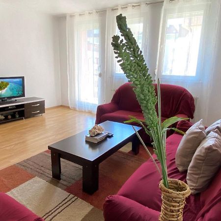Zogu Apartments - City Center Pristina Eksteriør bilde