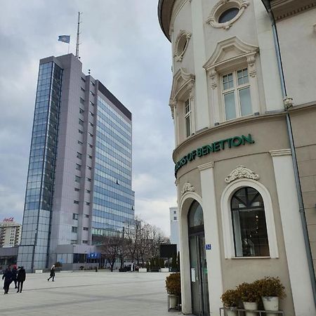 Zogu Apartments - City Center Pristina Eksteriør bilde